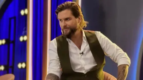 La molestía de JP Cretton tras pifias a Javiera Contador.