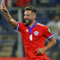 Fabián Estay aplaude el regreso del Huaso Isla a la Roja: “No se ha encontrado un jugador como él”