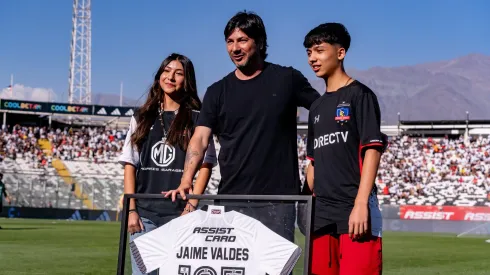 Jaime Valdés recibió un homenaje en el Estadio Monumental previo al encuentro ante Huachipato, y con miras a El último Vuelo del próximo 24 de marzo.
