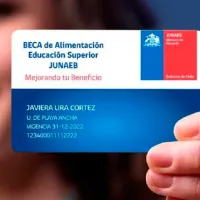 ¿Revisaste si tienes la Tarjeta Junaeb? Así puedes saber si te corresponde la Beca Baes