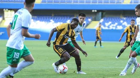 El delantero camerunés recibió cuatro fechas por agresión