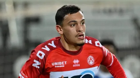 El lateral volante enfrenta un delicado momento en Bélgica