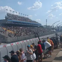 Niño brasileño sorprende al llegar al e-Prix de la Fórmula E con camiseta de equipo chileno