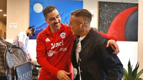 Bravo recibió a Vargas con un afectuoso abrazo.
