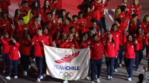 A teñir París de rojo.