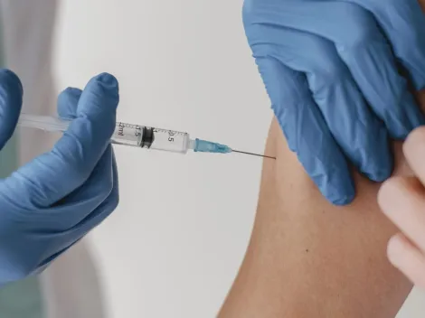 Más de 100 puestos de trabajo a enfermeras y TENS para vacunar contra la influenza
