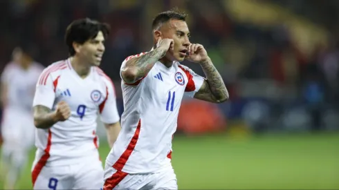 Eduardo Vargas abrió la cuenta para Chile ante Albania.