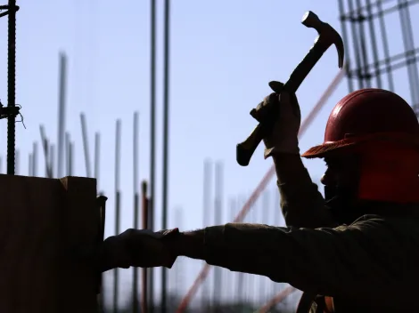 ¿Cuándo se comienza a rebajar a 44 horas laborales?