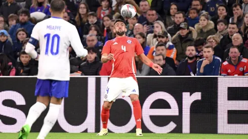 Mauricio Isla anuló a Kylian Mbappé en el amistoso entre Chile y Francia.