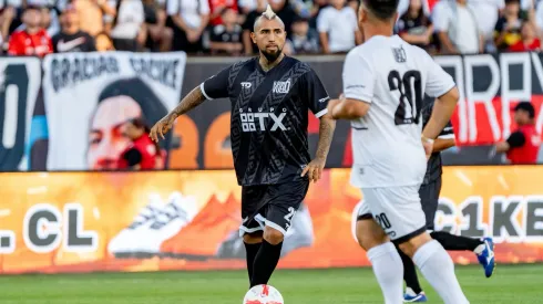 Arturo Vidal jugó en la despedida de Jaime Valdés y ahora quedó fuera del partido ante Everton.
