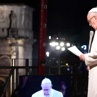 Horario del Vía Crucis con el Papa Francisco y cómo ver en vivo la misa este Viernes Santo