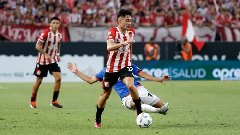 El chileno apareció en el camarín del Pincha