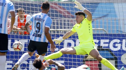 Joaquín Larrivey anotó tres goles en la visita de Magallanes a Valparaíso.