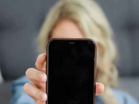 ¿Cómo cambio de hora en mi Android o iPhone?