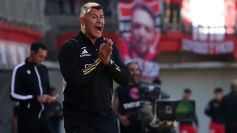 Jorge Almirón recibe críticas por los equipos alternativos que pone en el Campeonato Nacional.