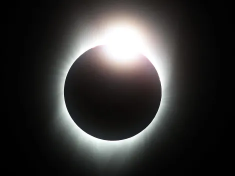 ¿Cómo ver el eclipse solar en vivo?