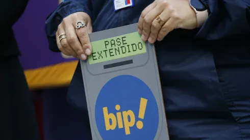 Santiago 10 de abril 2024.<br />
Se realiza el primer llamado a los mas de un millon de estudiantes de todos los niveles para revalidar su Tarjeta Nacional Estudiantil (TNE) de manera oportuna. 
Dragomir Yankovic/Aton Chile