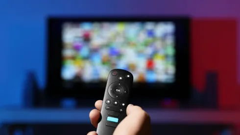 Revisa los precios de la antena interior o un decodificador de TV digital