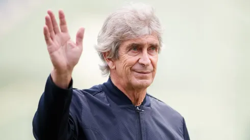 Manuel Pellegrini encendió los rumores de salida tras su viaje a Italia.