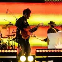 ¡Lleno total! Los Tres agotan su tercer concierto en Santiago en su gira \'La Revuelta\'