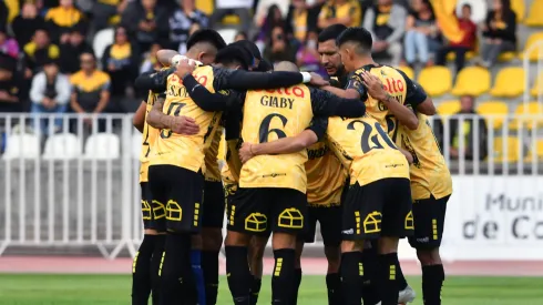 Coquimbo Unido recibe a Sportivo Luqueño.