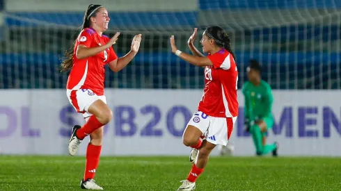 Carter festeja el tanto que le dio ilusión a la Roja.