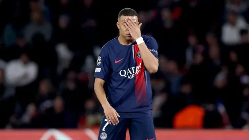 Le llueve sobremojado a Kylian Mbappé.