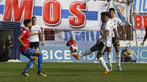 Universidad Católica enfrenta a Colo Colo.