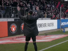 Osorio dirige cántico y deja locos a los hinchas del Midtjylland