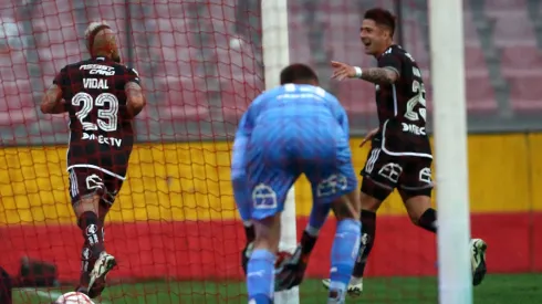 Vidal le anotó a la UC su primer gol en el torneo