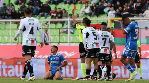 Israel Poblete fue expulsado ante Palestino.