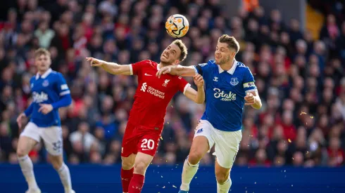 Liverpool visita a Everton.