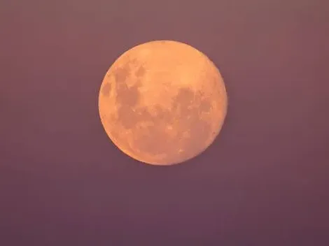 ¿Cuándo se podrá ver la Luna Rosa de abril en Chile?