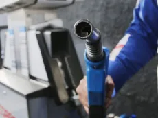 ¿Sube el precio de la bencina? Conoce qué pasará con los combustibles esta semana