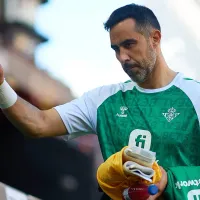 Betis le muestra la salida a Claudio Bravo: pone fichaje de otro arquero como prioridad