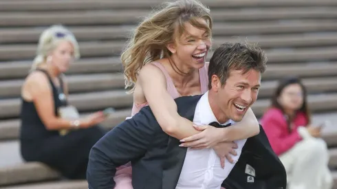 Glen Powell confirma que utilizaron rumores para Anyone But You