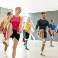 Paronamas gratuitos para el deporte: Zumba y karate para niños en Independencia