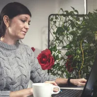 ¿Quiénes reciben el Bono Mujer Trabajadora el martes? Consulta el monto a pagar