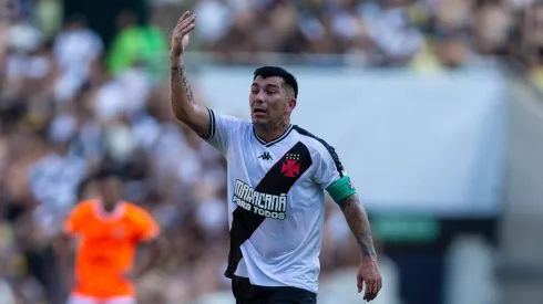Gary Medel sufrió con la molestia de los hinchas de Vasco