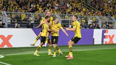 Borussia Dortmund celebró junto a su público en la ida.