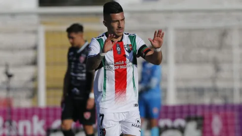 Palestino se acerca a la U tras vencer a Copiapó.