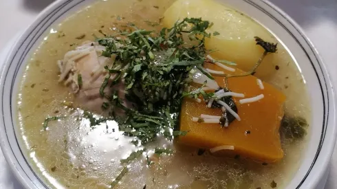 Cazuela de pollo: Una infaltable receta chilena.