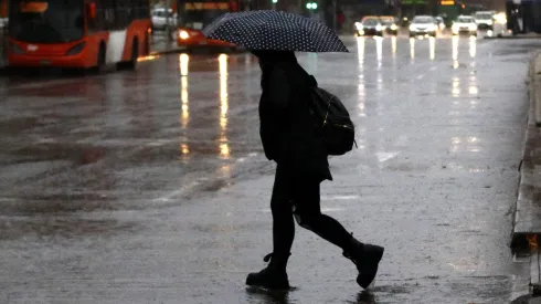 Retorna la lluvia en Santiago