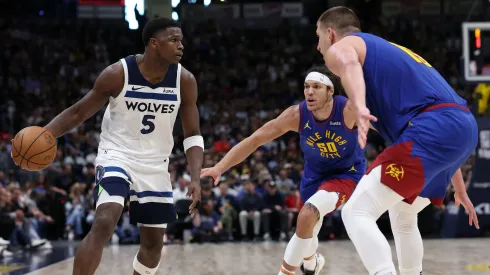 La cuenta está 1 a 0 a favor de los Wolves.