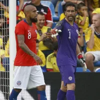 Claudio Bravo pone a Arturo Vidal de ejemplo para no volver a Chile: \'Duele que lo basureen\'