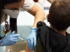 Vacunación a lactantes menores de seis meses contra el virus sincicial