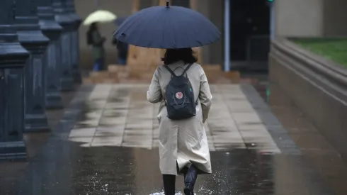 ¿Vuelve la lluvia? Mira el pronóstico del tiempo en Santiago.