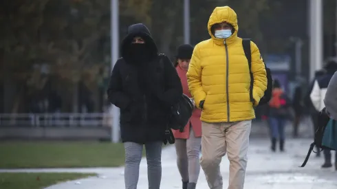 Santiago, 8 mayo 2024.<br />
Frío en Santiago