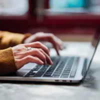 Dato del beneficio Sence: ¿Puedo postular al Bono Mujer Trabajadora si estoy sin trabajo?