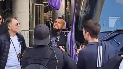 Vidal se enojó con un hincha.